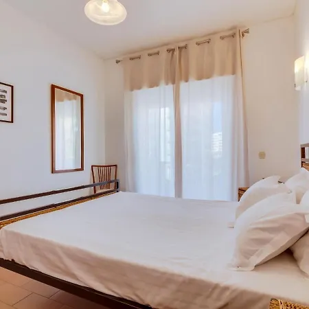 Al - Sunset Beachfront Apartment